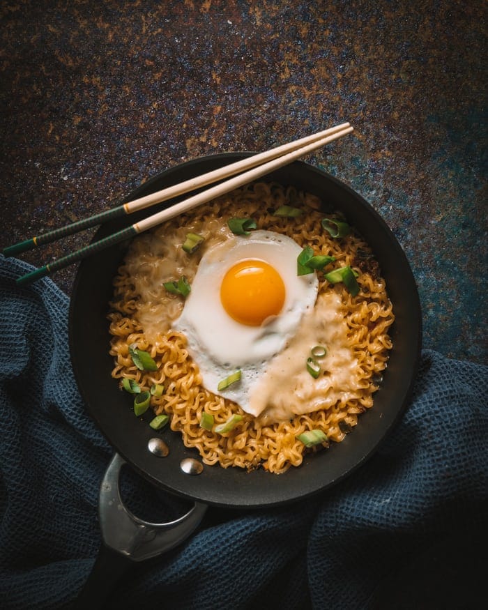 adding raw egg yolk to ramen