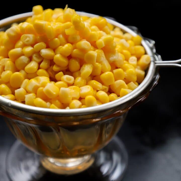How to Microwave Corn