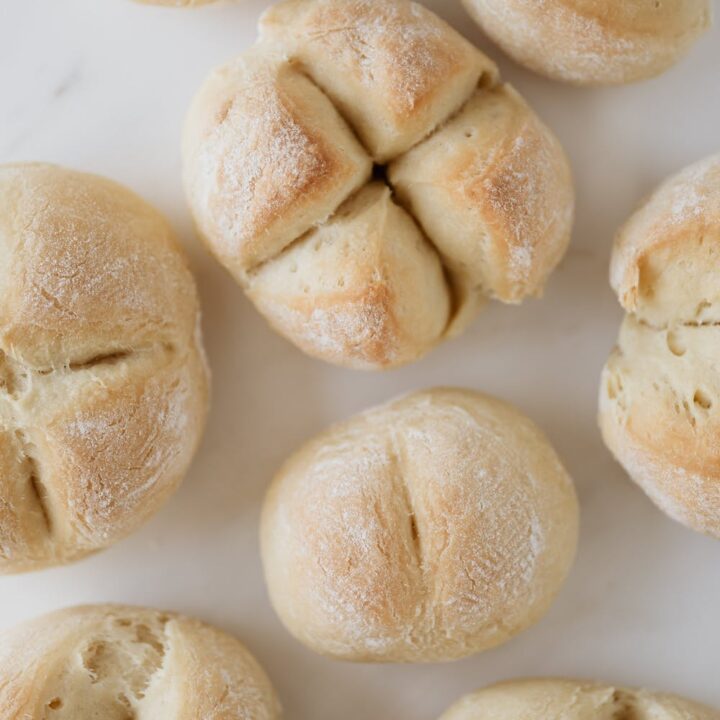 How to Defrost Bread in Microwave